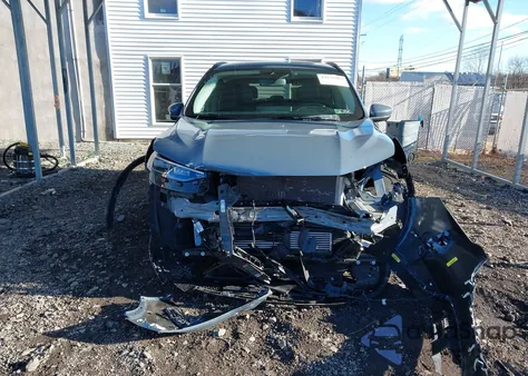 2023 Ford Escape Platinum z USA, uszkodzony, nr VIN 1FMCU9JAXPUA30957